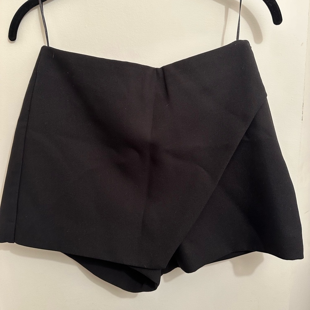 NWT Zara Skort